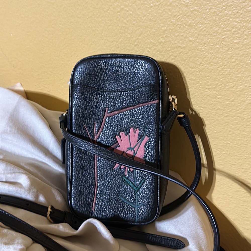 Coach crossbody - Picture 2 of 2